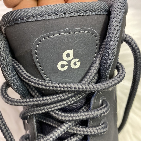 Nike #4y - Picture 11 of 13